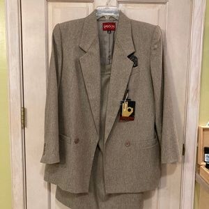 Vintage 80's Women's wool blend skirt suit